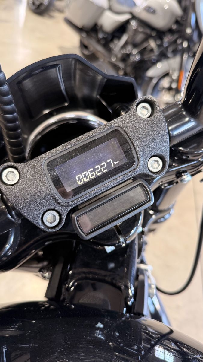 Fahrzeugabbildung Harley-Davidson Street Bob Umbau / J&H