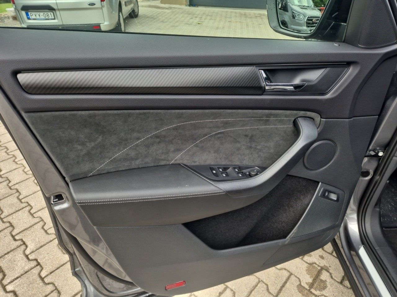 Fahrzeugabbildung SKODA Kodiaq Sportline 2.0 TDI 4x4 LED NAVI/ACC/MATRIX