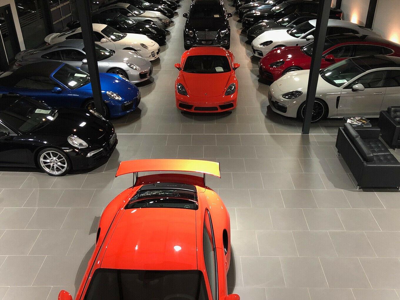 showroom-image-bottom