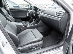 Foto Nummer 2: SKODA Superb