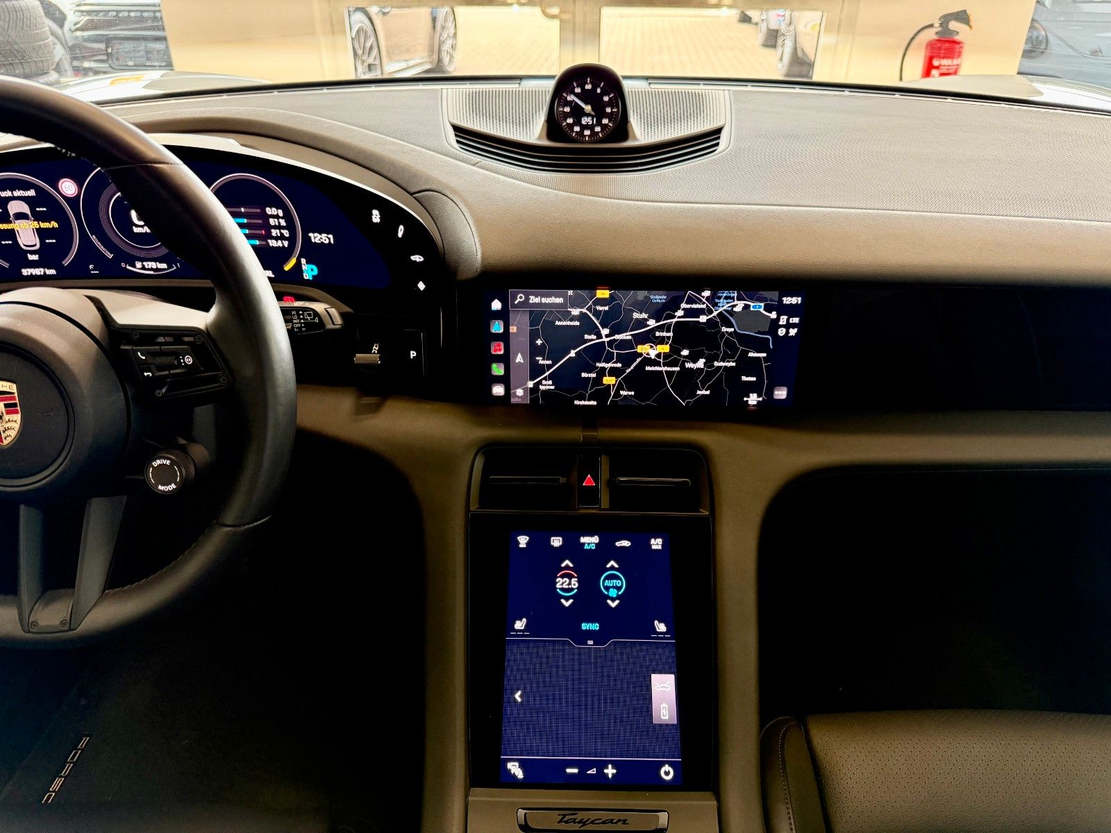 Fahrzeugabbildung Porsche Taycan Sport Turismo Performance/Luftferderung