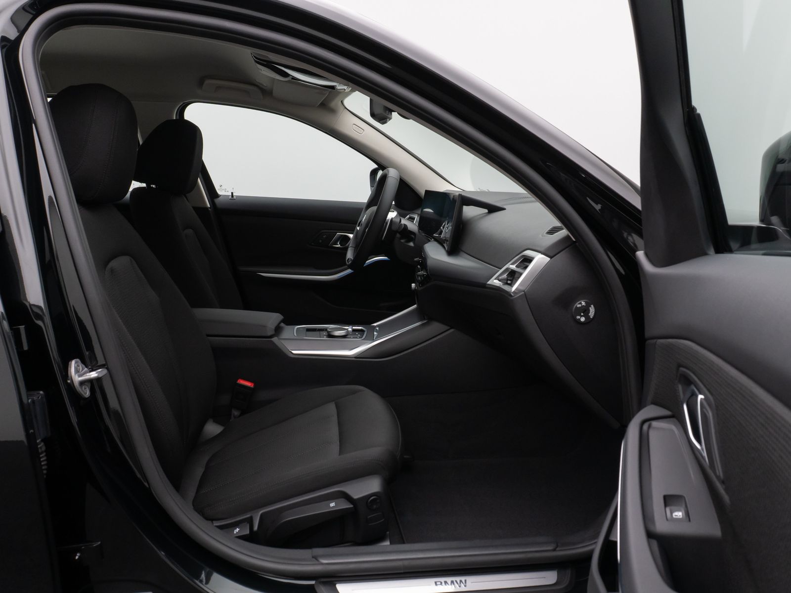 Fahrzeugabbildung BMW 320d Kamera DAB Sportlenkrad Komfort AHK Alarm