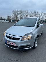 Opel Zafira B Edition Plus - Opel Zafira: Edition Plus