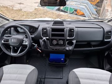 Sunlight Adventure T 67S TV-Paket Combi 6E AWT isoliert