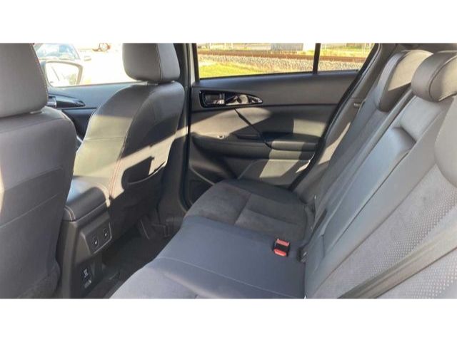 Fahrzeugabbildung Mitsubishi Eclipse Cross Plug-In Hybrid 4WD Intro Edition