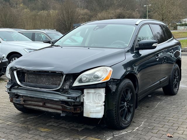 Volvo XC60 2.4D AUT. AWD ~LEICHTER UNFALLSCHADEN~