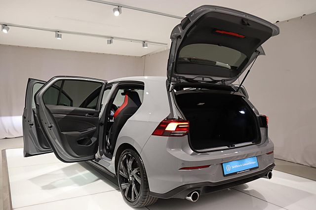 Golf GTI 2.0TSI DSG ACC KAMERA NAVI PANO SPORTFW