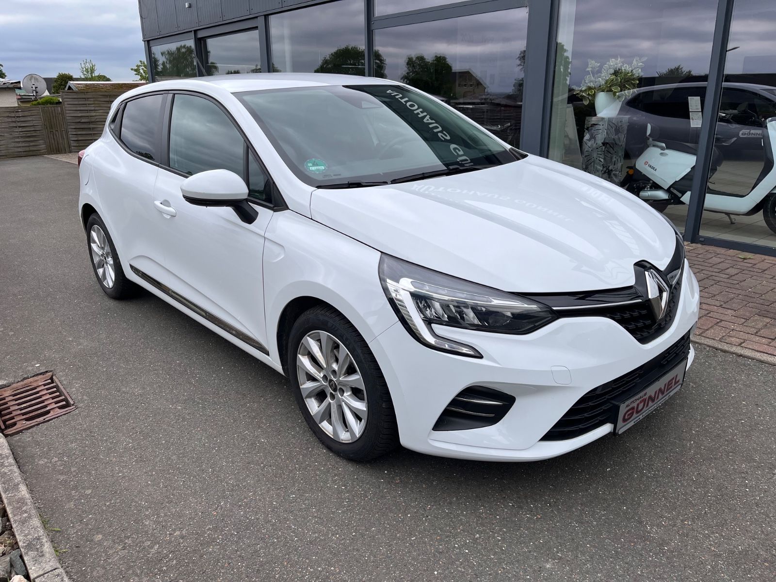 RENAULT Clio