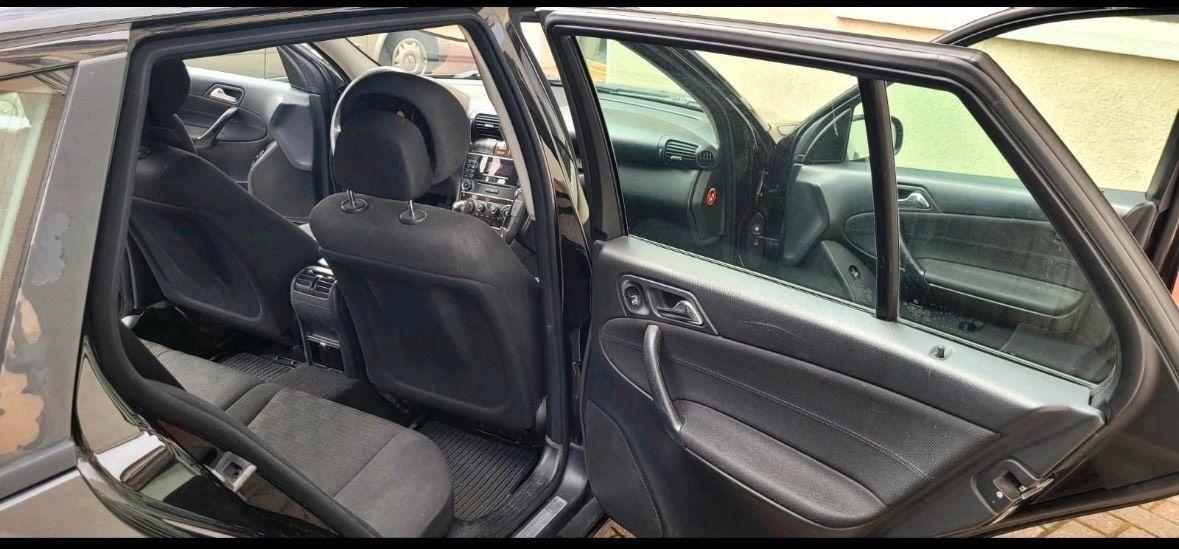 Mercedes-Benz C200 2005 — photo 12