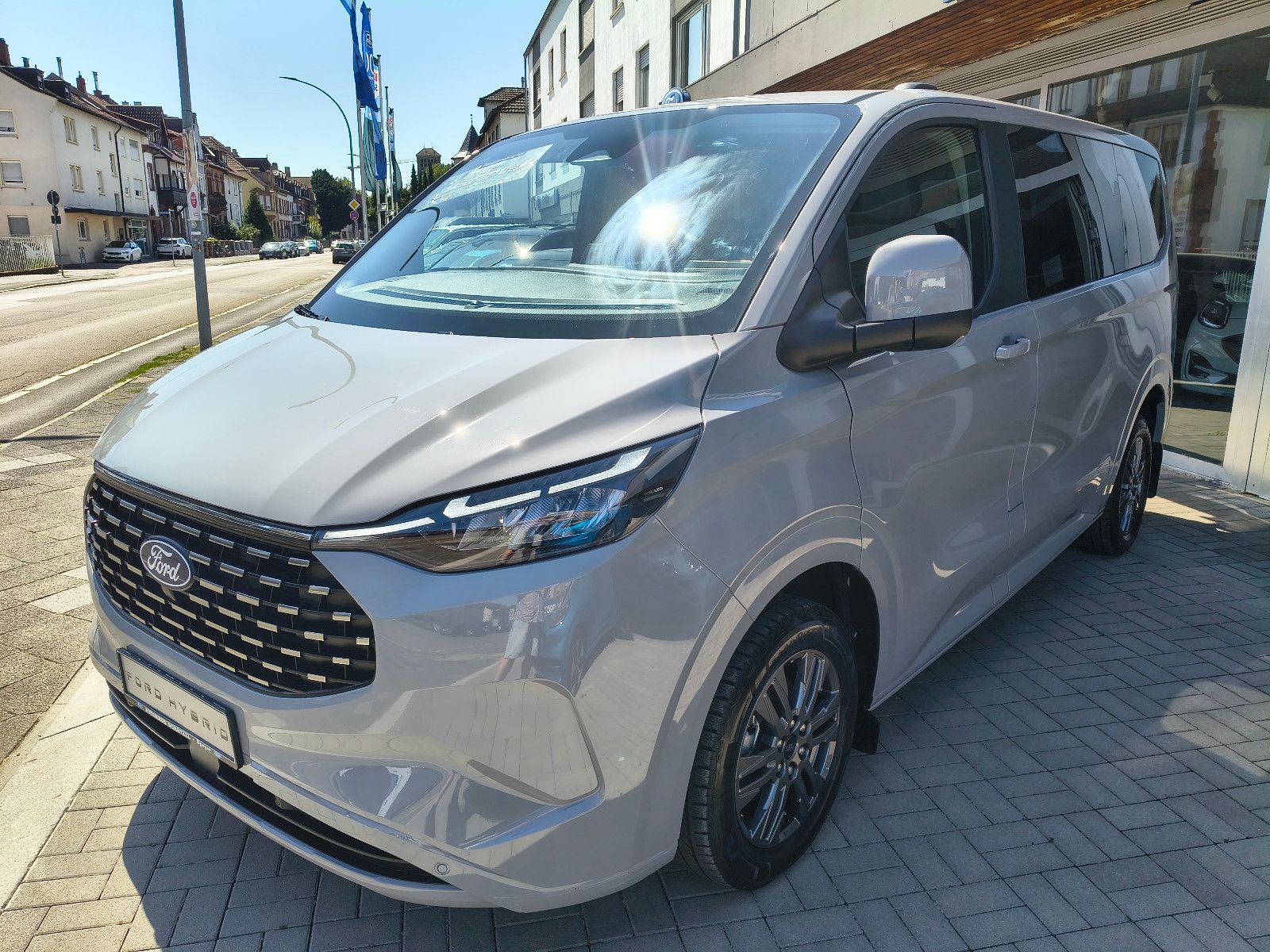 Ford Tourneo Custom PHEV 340 L1 Titanium  Autom. AHK imagem 2