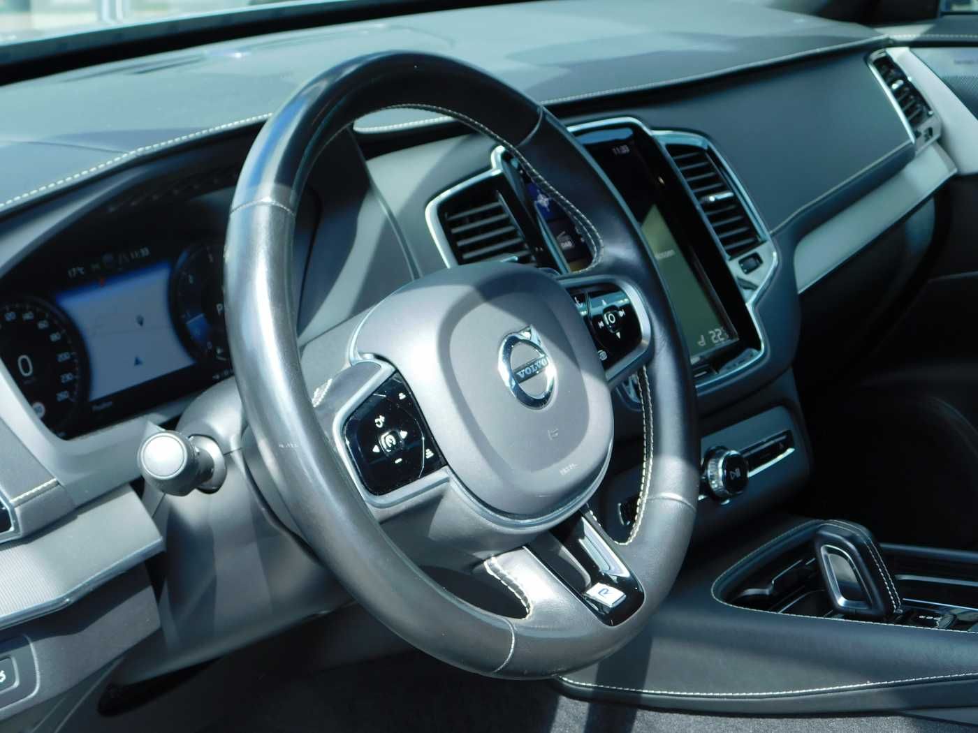 Fahrzeugabbildung Volvo XC90 Diesel B5 D AWD R-Design