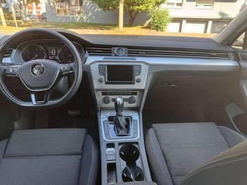 Volkswagen Passat Variant - 11