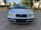 Skoda Octavia 1.6 Ambiente Automatik Ambiente - Skoda aus 2002