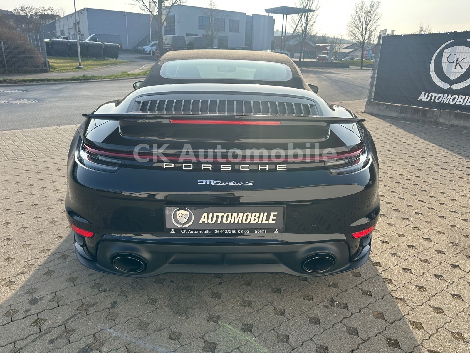 Fahrzeugabbildung Porsche 911 Turbo S Cabriolet Sport-Chrono/360°/ACC/LED