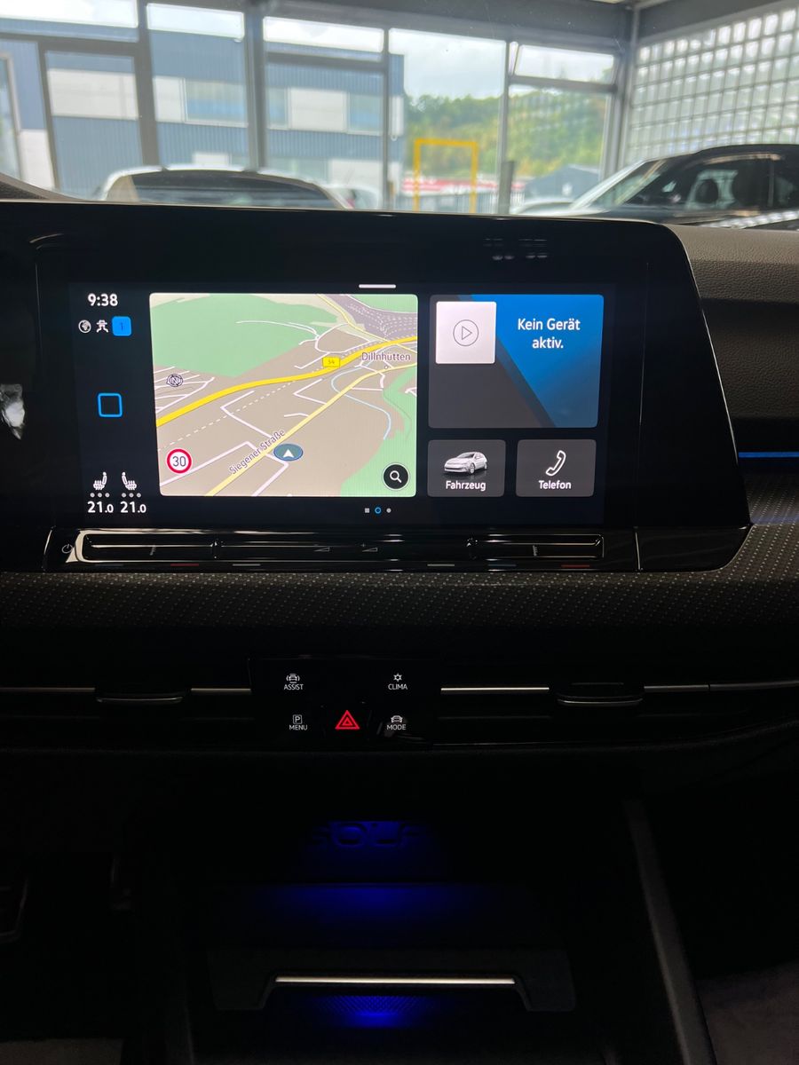 Fahrzeugabbildung Volkswagen Golf VIII Lim. R 4Motion *LAPIZ BLUE*KAMERA*IQ*