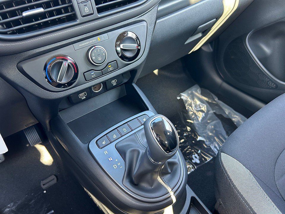 Fahrzeugabbildung Hyundai i10 (MY25) 1.0 5-AMT TREND NAV+KLIMA+CARPLAY+SHZ