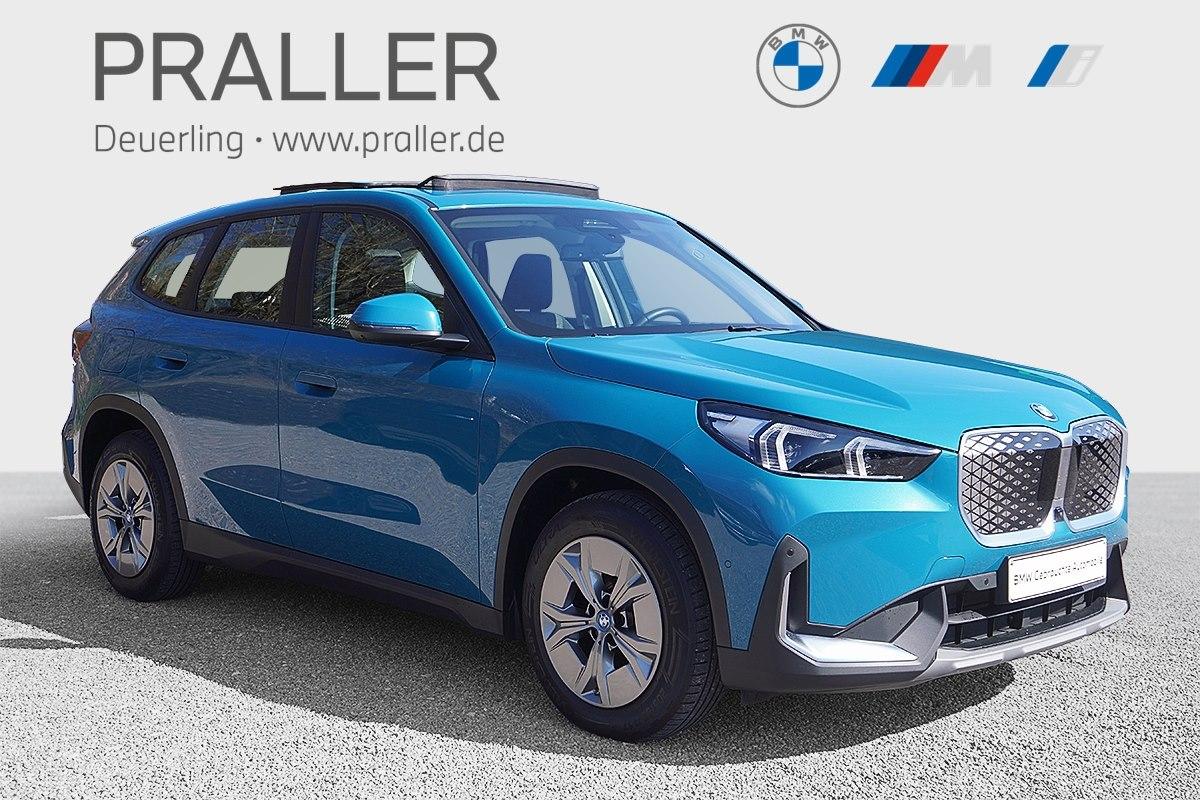 BMW iX1 eDrive20 Head-Up AHK Glasdach ACC 360Kamera 