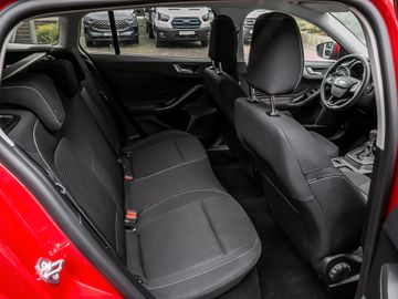 Ford Focus Turnier 1.0 Titanium Kamera Navi LED