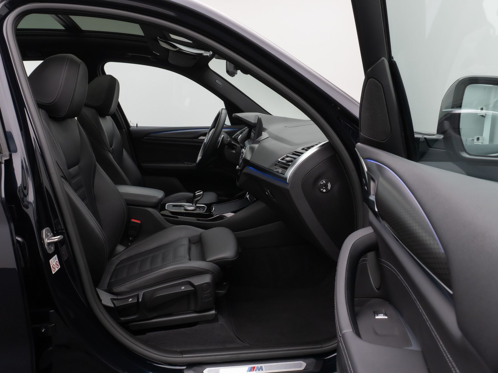 Fahrzeugabbildung BMW X3 xD20i M Sport Panorama 360°DAB HiFi Komfort