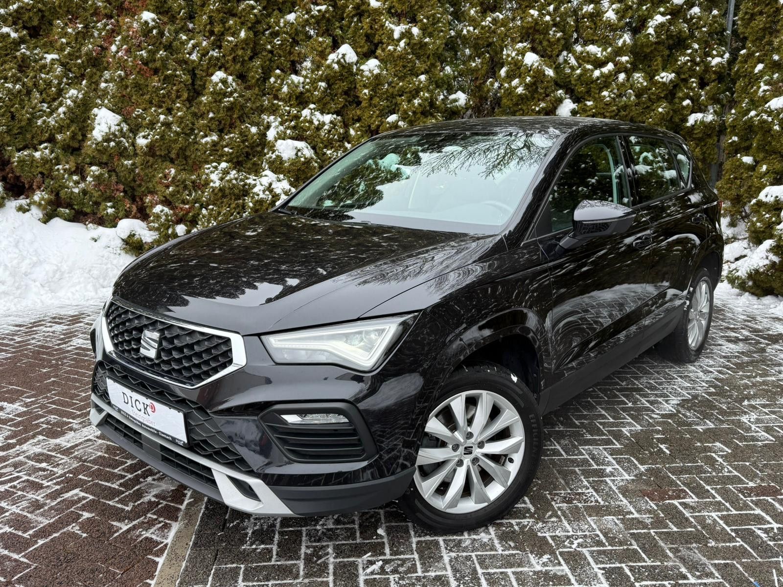 Fahrzeugabbildung SEAT Ateca 2.0 TDI Style LED+NAVI+AHK+AMBI+DAB+TEMPO+