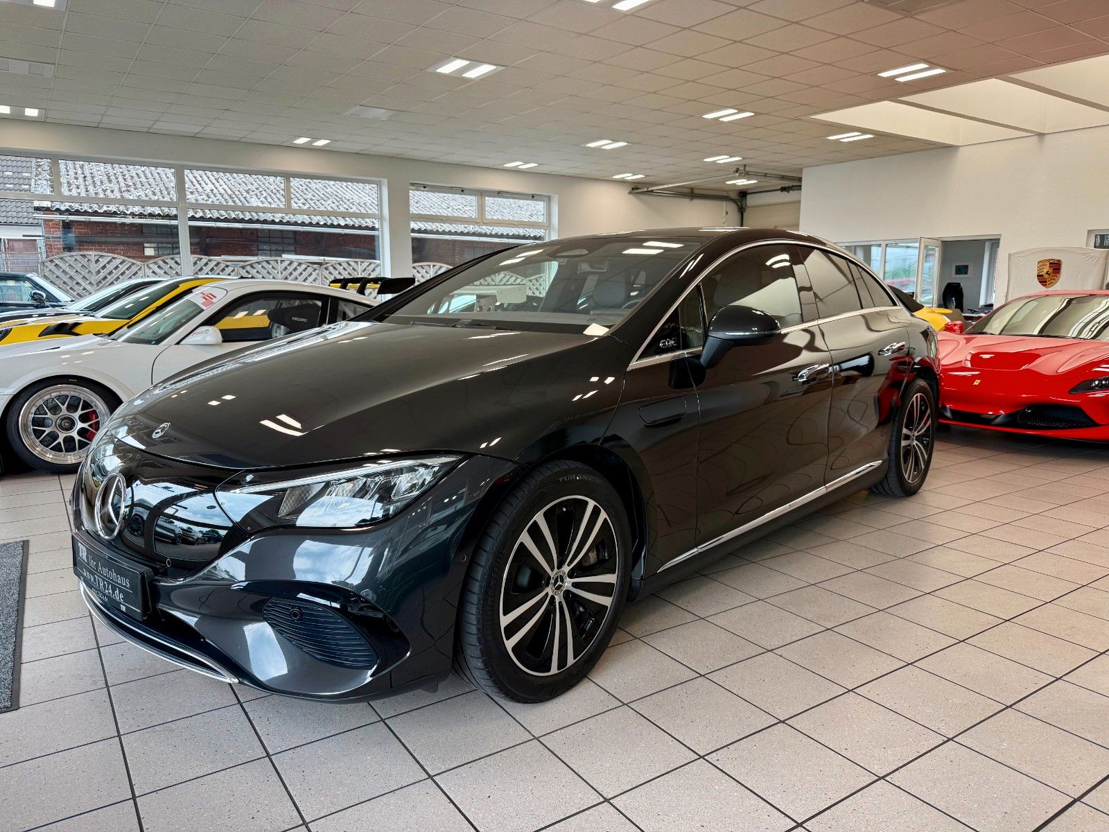 Fahrzeugabbildung Mercedes-Benz EQE 300 Electric Art Advanced/AHK/Kamera/19Zoll