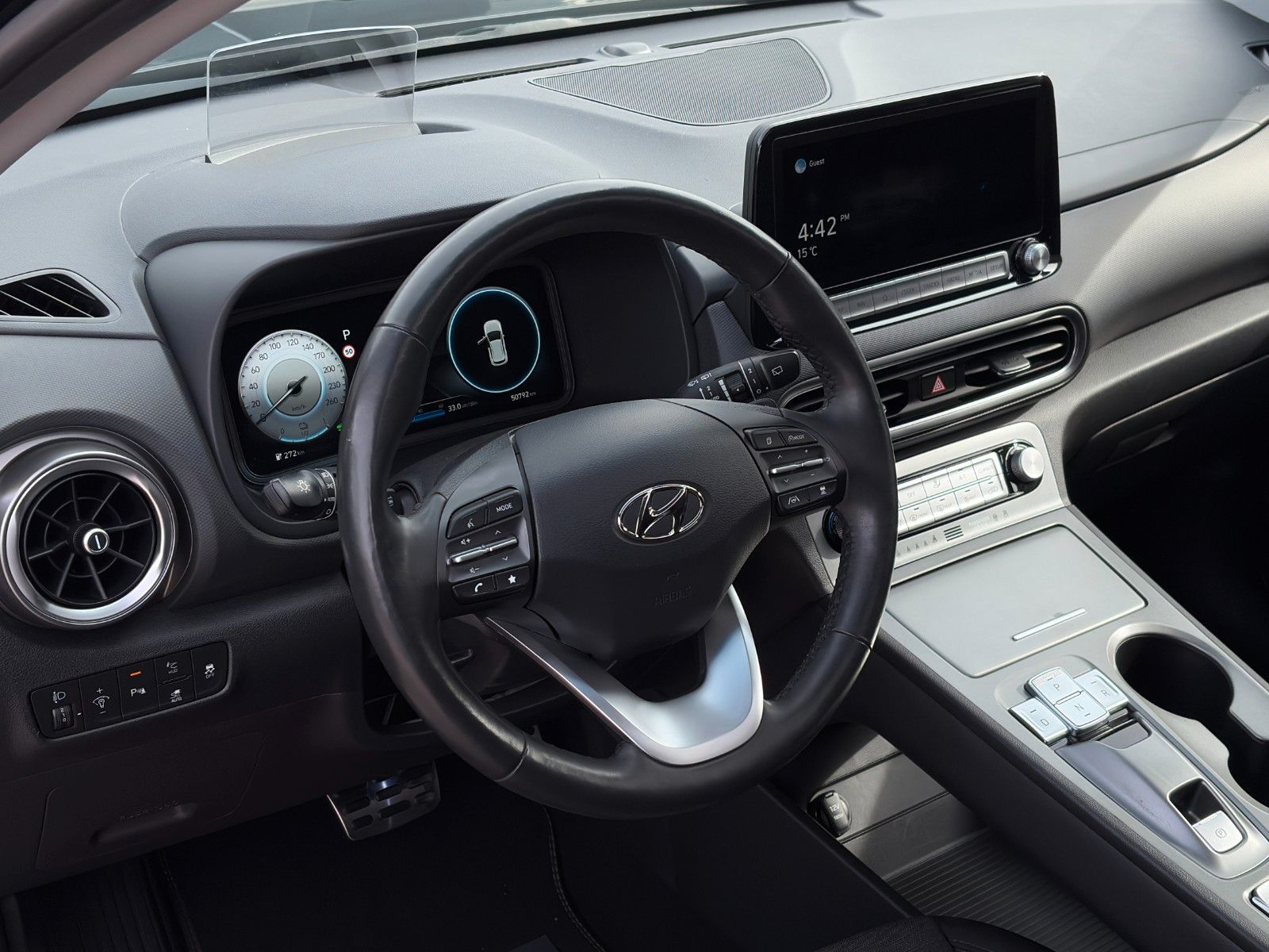 Fahrzeugabbildung Hyundai Kona E Trend 2WD Kamera Schiebedach ACC HuD LHZ