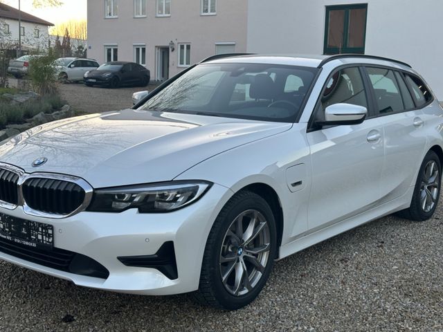 BMW 320 Baureihe 3 Touring 320 e xDrive Advantage