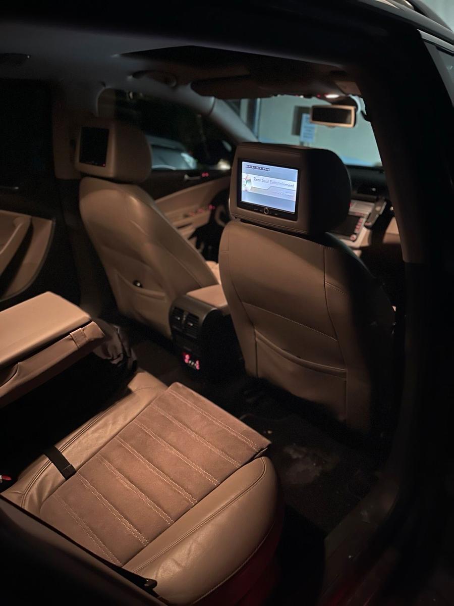 Volkswagen Passat 2010 — photo 14