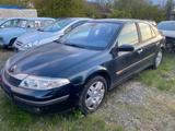 Renault Laguna II 1.8 Privilege Plus KLIMA SHZ AHK LEDER - Renault Laguna mit Benzin-Antrieb: Limousine, 1.8