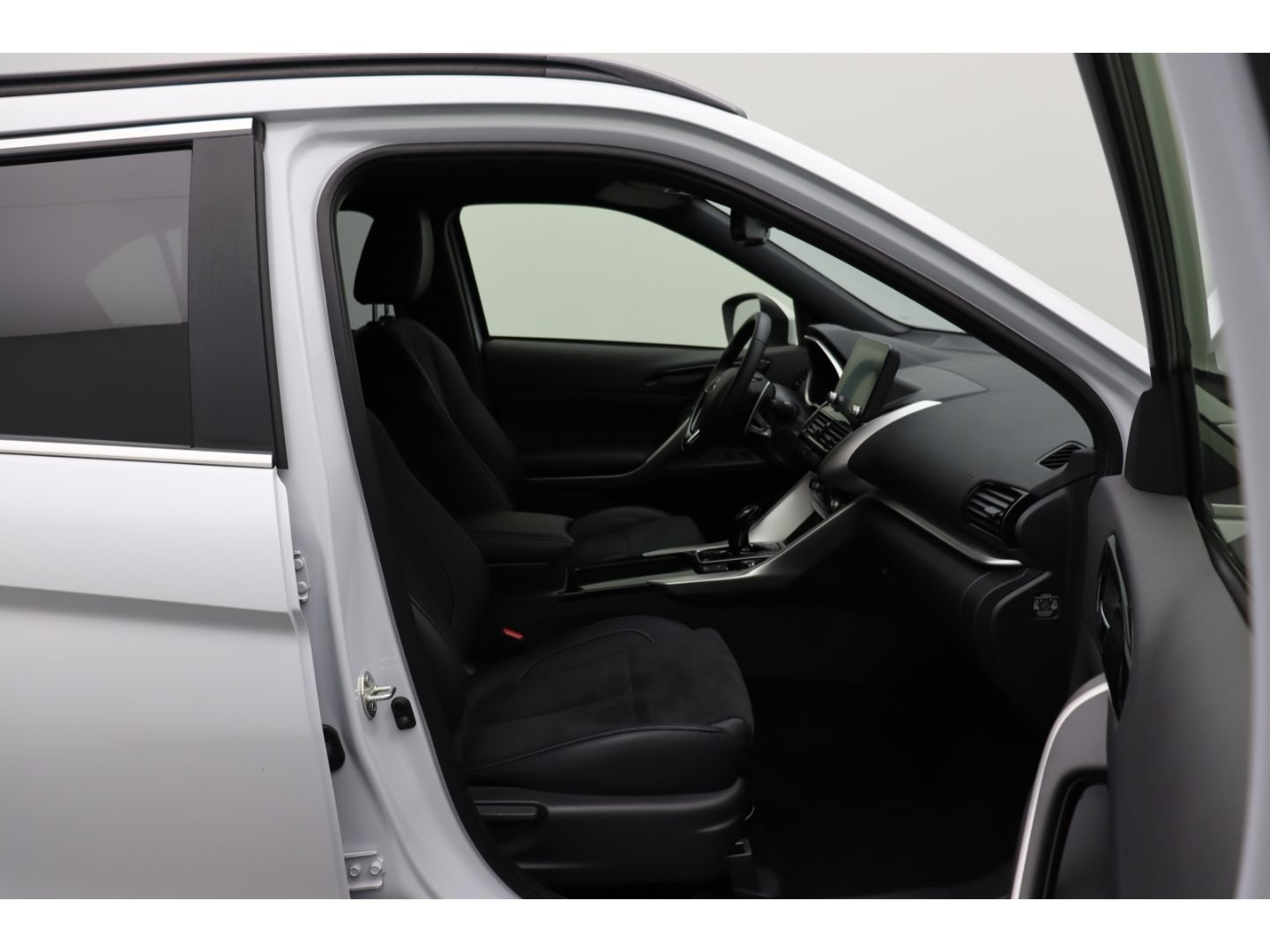 Fahrzeugabbildung Mitsubishi Eclipse Cross 2.4 Plus Select Hybrid 4WD
