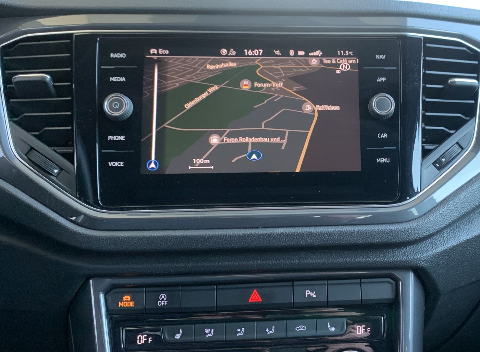 Fahrzeugabbildung Volkswagen T-Roc 1.5 TSI*Sport*LED*Pano*Acc*Lane*Navi*
