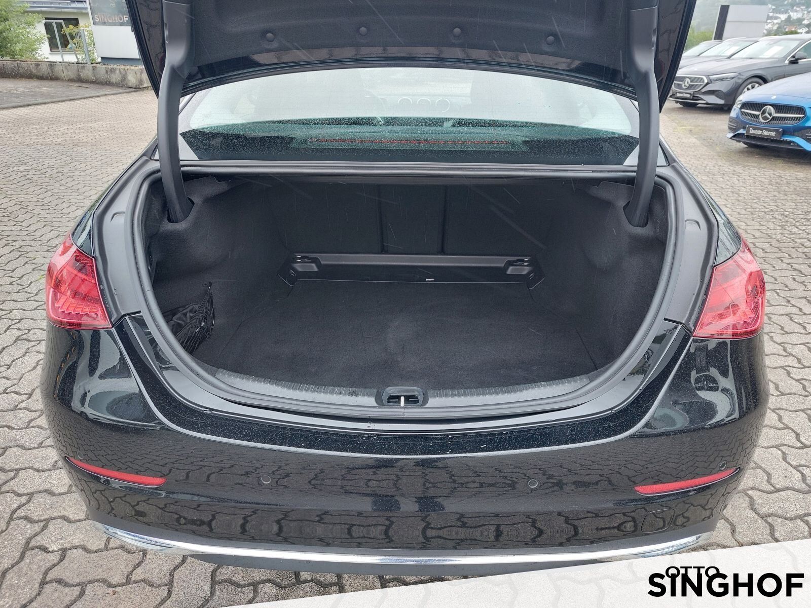 Fahrzeugabbildung Mercedes-Benz C 220 d Avantgarde +AHK+LED+Rü Kam+TOTW+Ambiente