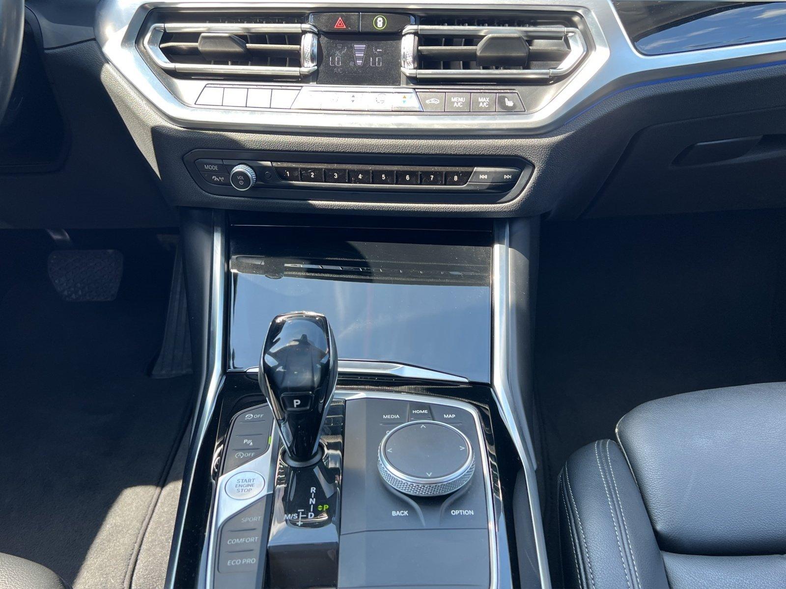 BMW 3er - 330 i Sport Line*Headup*Schiebedach