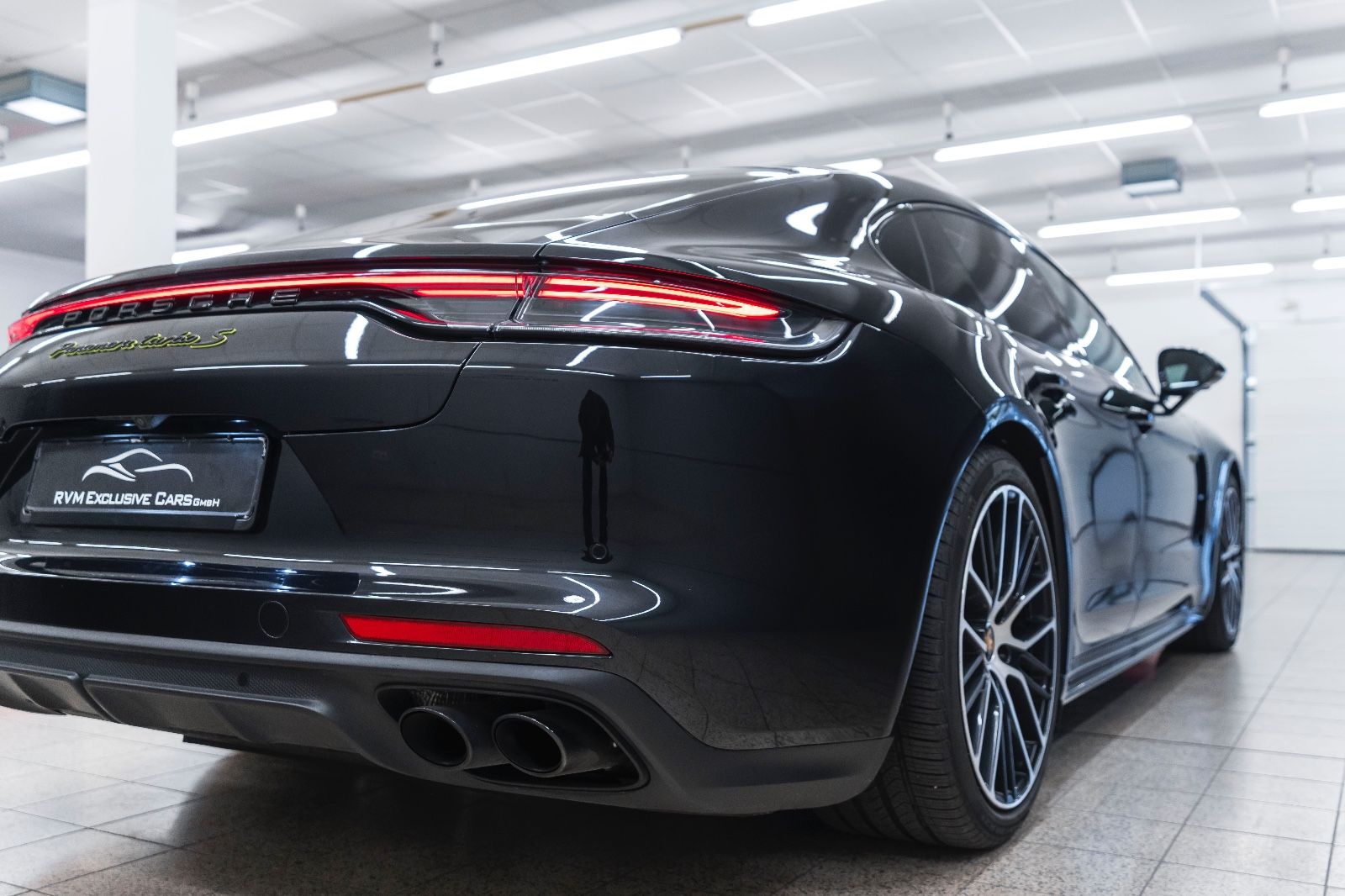 Fahrzeugabbildung Porsche Panamera Turbo S CHRONO LED PDLS PASM ACC PCCB