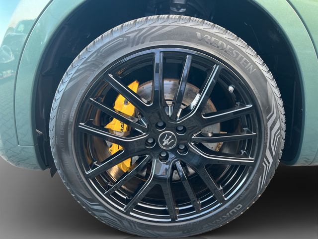 Fahrzeugabbildung Maserati Levante 3.0 V6 Modena Facelift Sonderlack