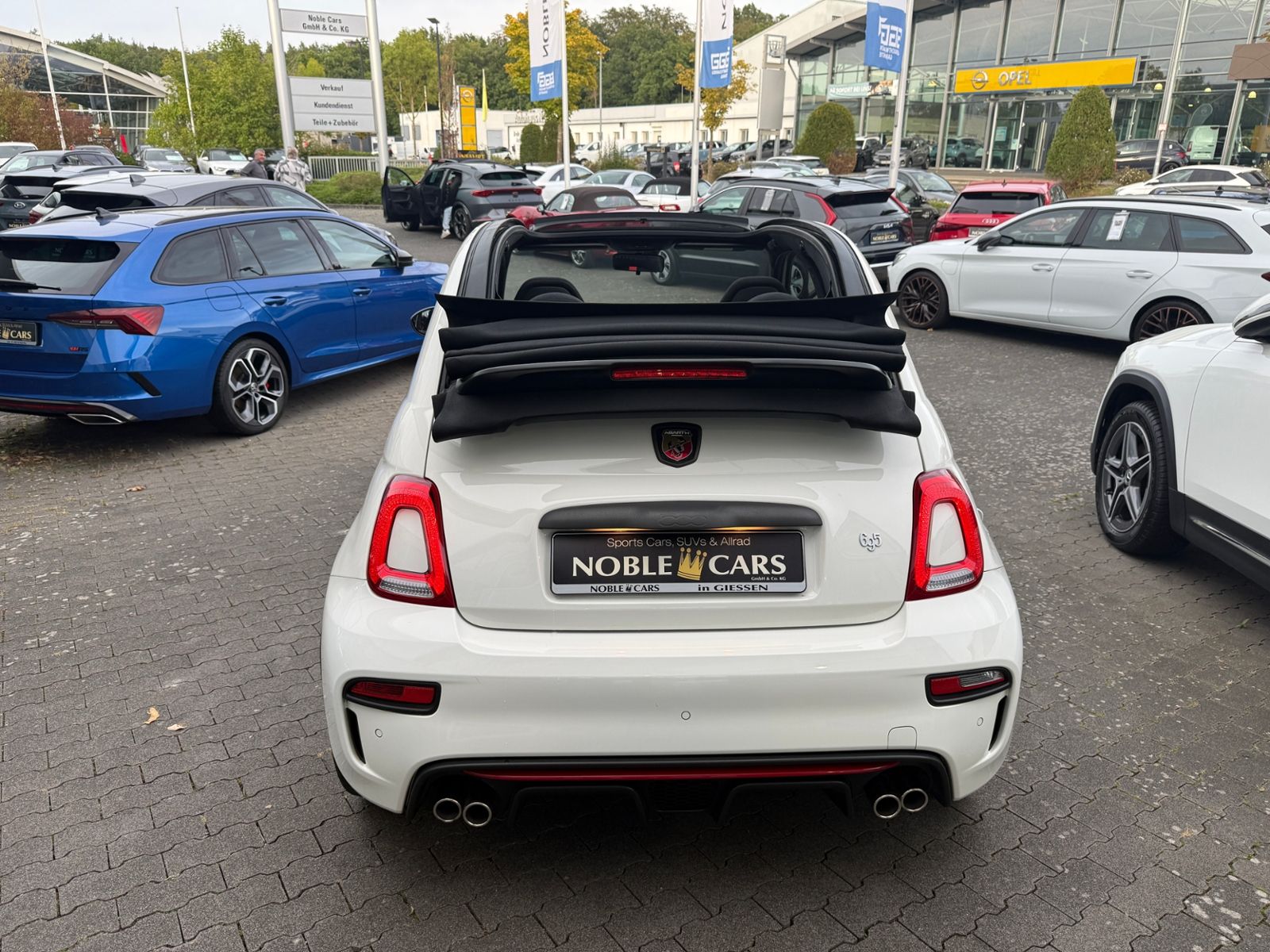 Fahrzeugabbildung Abarth 695C SABELT BREMBO RED-Paket CarPlay