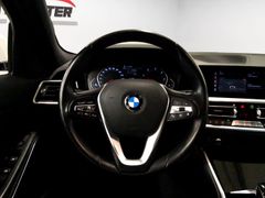 BMW 330 d xDrive Sport Line Navi PDC 1-Hand AHK