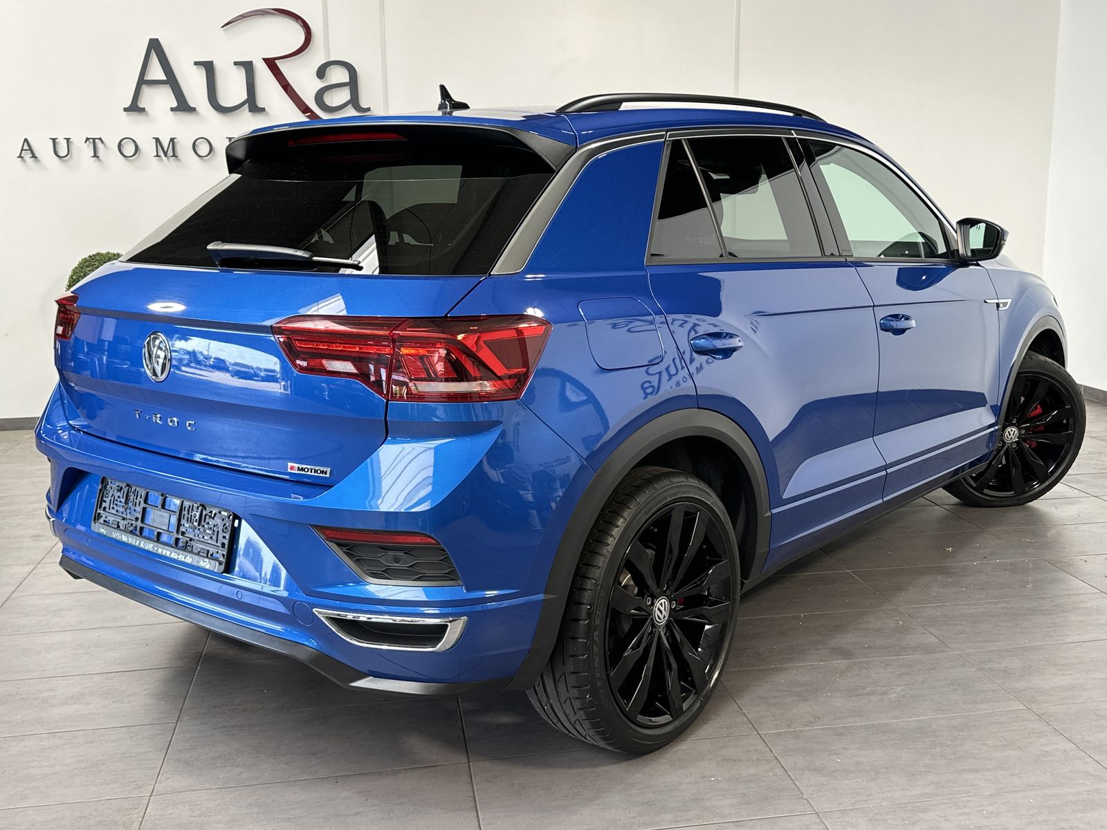 Fahrzeugabbildung Volkswagen T-Roc 2.0 TSI DSG 4M R-Line NAV+LED+ACC+AHK+AID