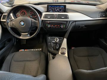 BMW 320d Touring *NAVI*PDC*LED*MFL*SHZ*