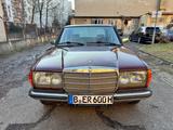 Mercedes-Benz 230 E OLDTIMER - Mercedes-Benz 230 Gebrauchtwagen in Berlin
