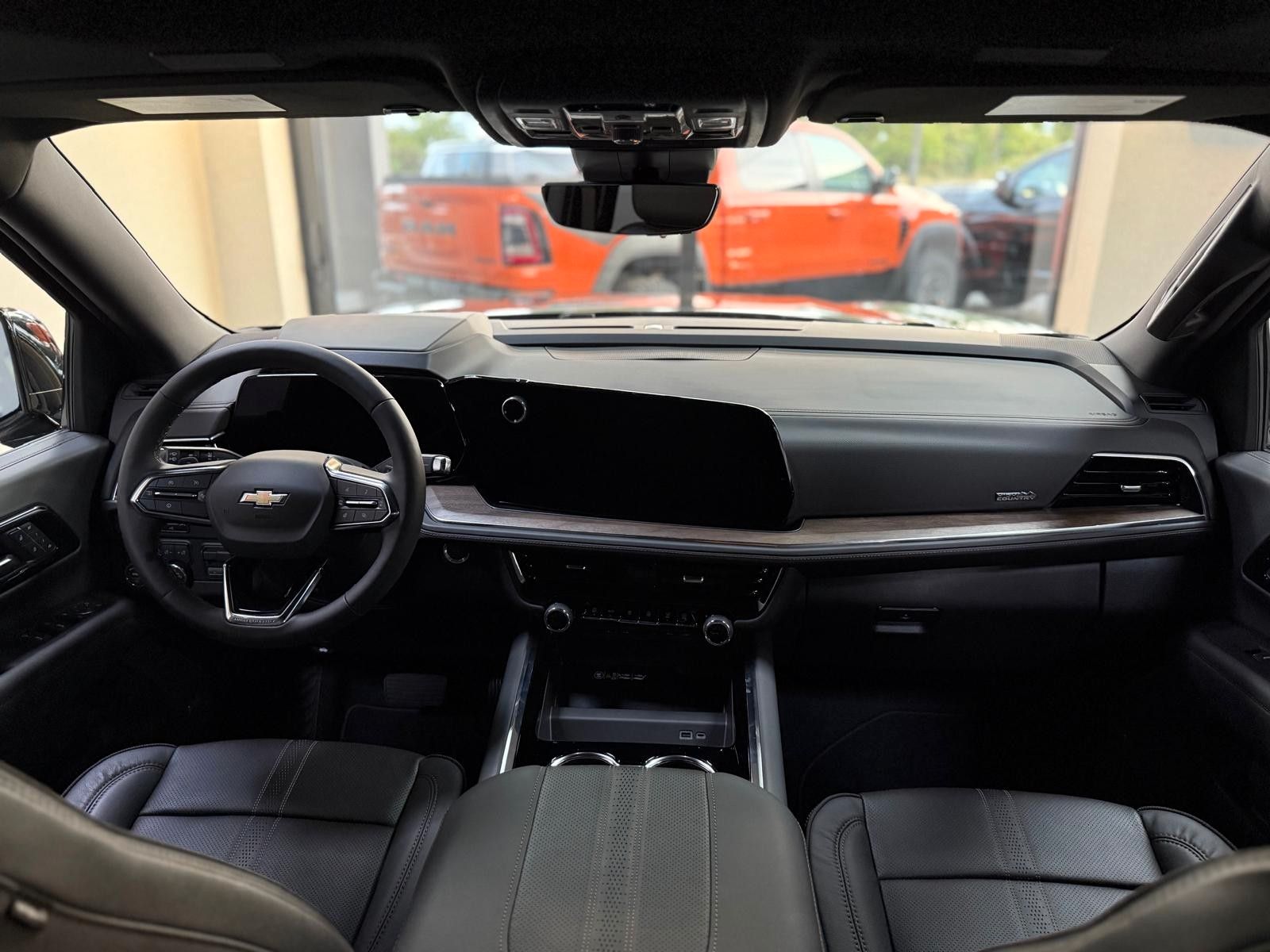 Fahrzeugabbildung Chevrolet 2026 SUBURBAN HIGH COUNTRY 24"-PANORAMA