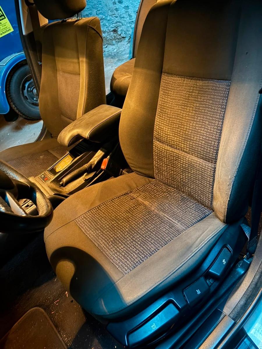 BMW 318 2004 — photo 7