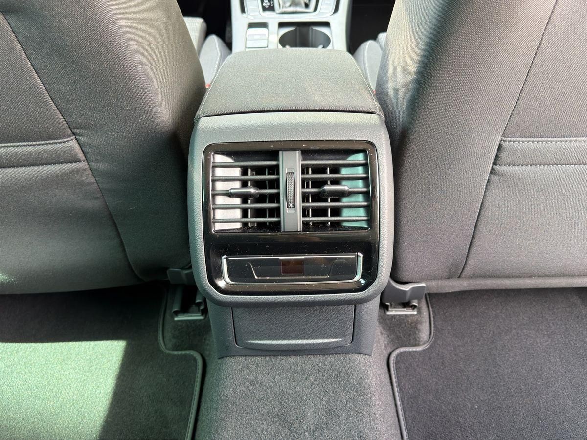 Passat Variant Business2.0TDI DSG AHK RFK MATRIX