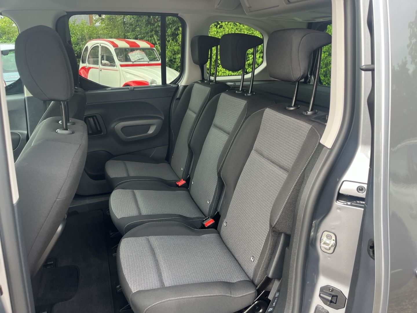 Fahrzeugabbildung Toyota Proace City L1 Team Deutschland 1.5 Panorama ACC