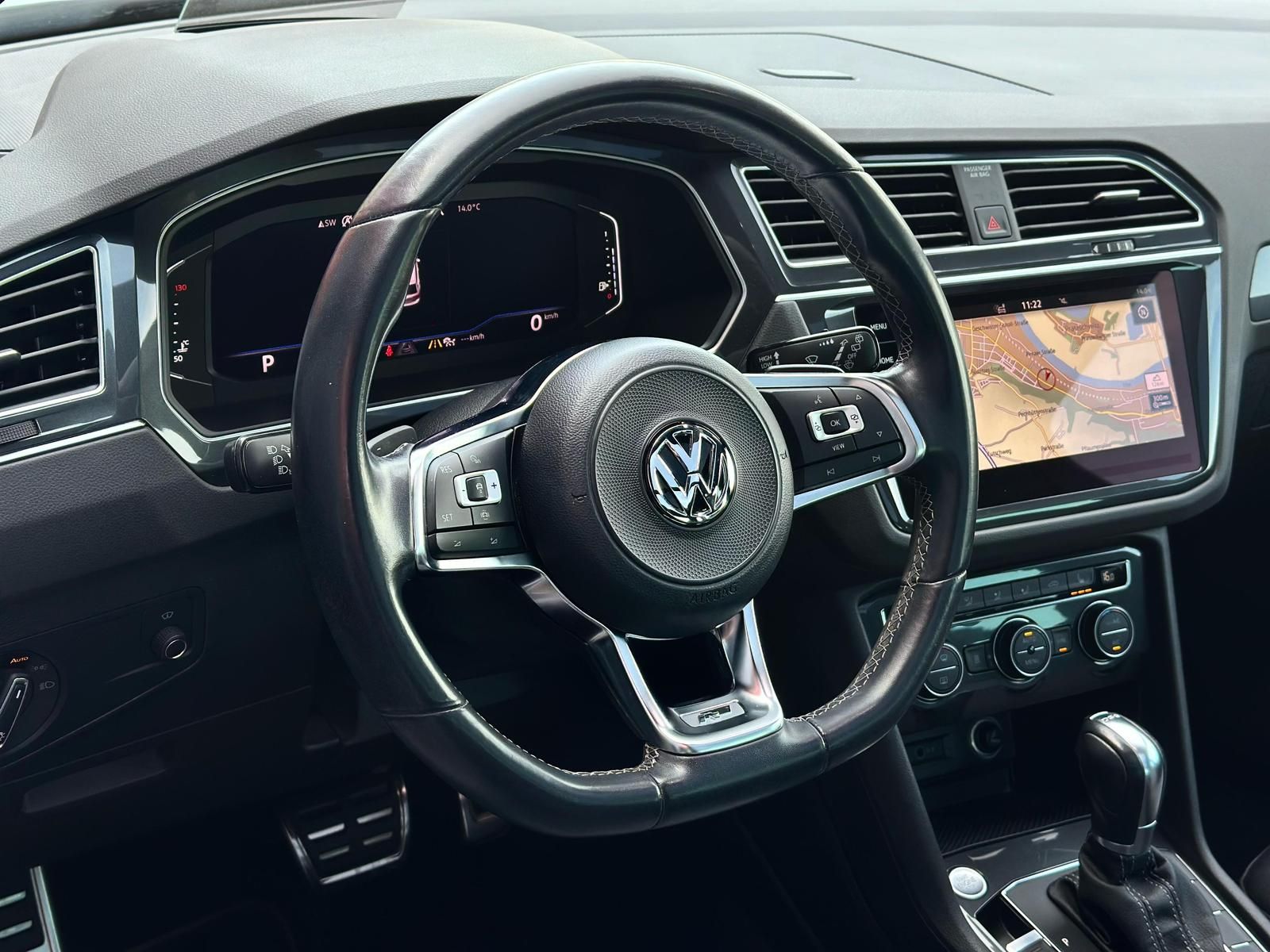 VW Tiguan 2.0TDI R LINE 4M PANO#LED#AHK#ACC#HUD#SH - Image 28