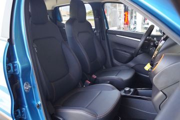 Dacia Spring Comfort Plus Elektro NAVI-KLIMA-KAMERA-PD