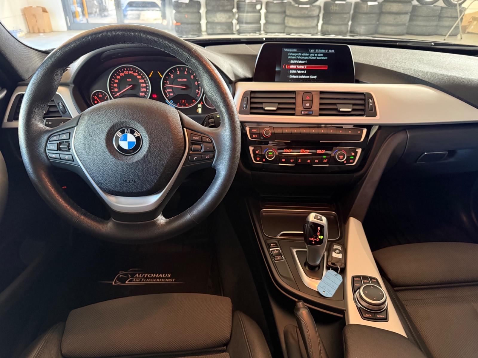 BMW 320i Touring Advantage LED/Memory/HUD/Pano/ACC