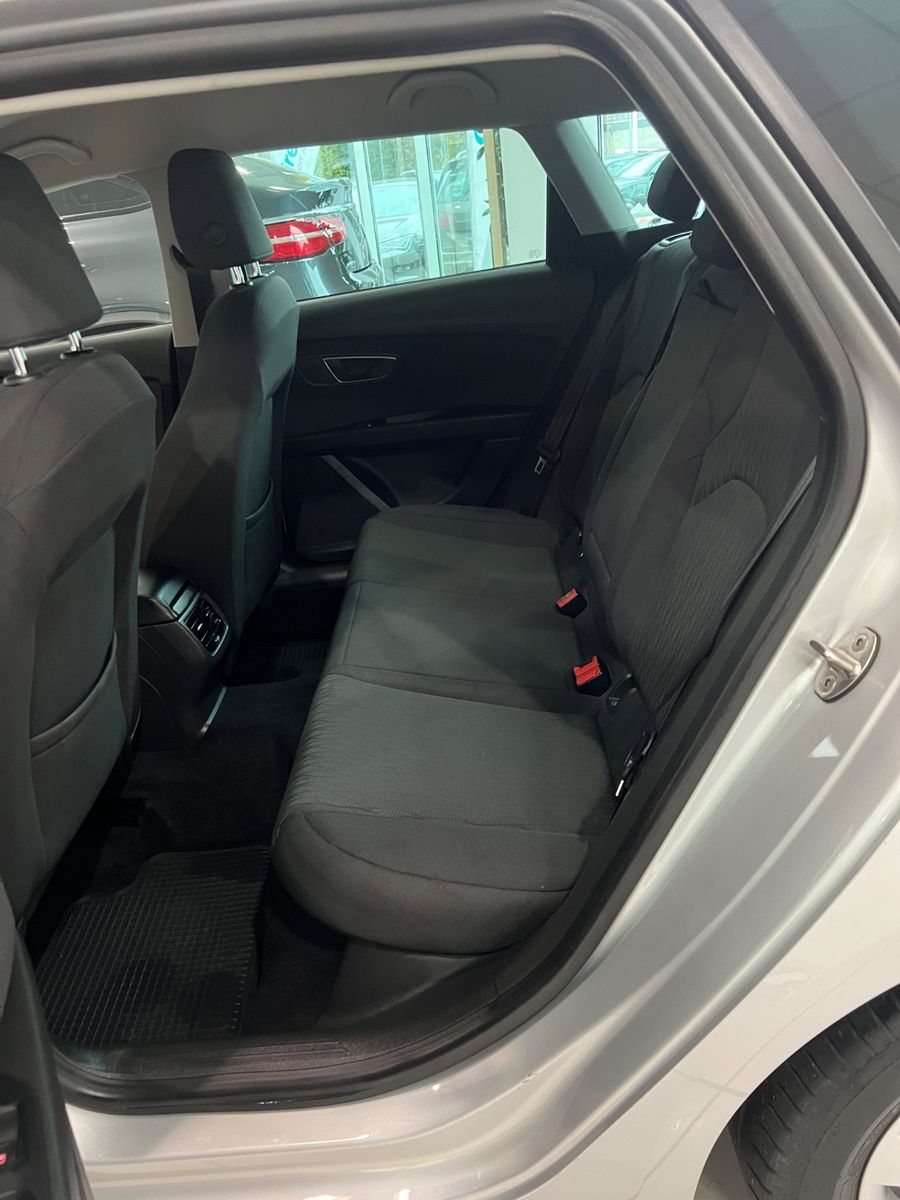 Fahrzeugabbildung SEAT Leon ST 1.6 TDI Style *NAVI*SITZHEIZUNG*