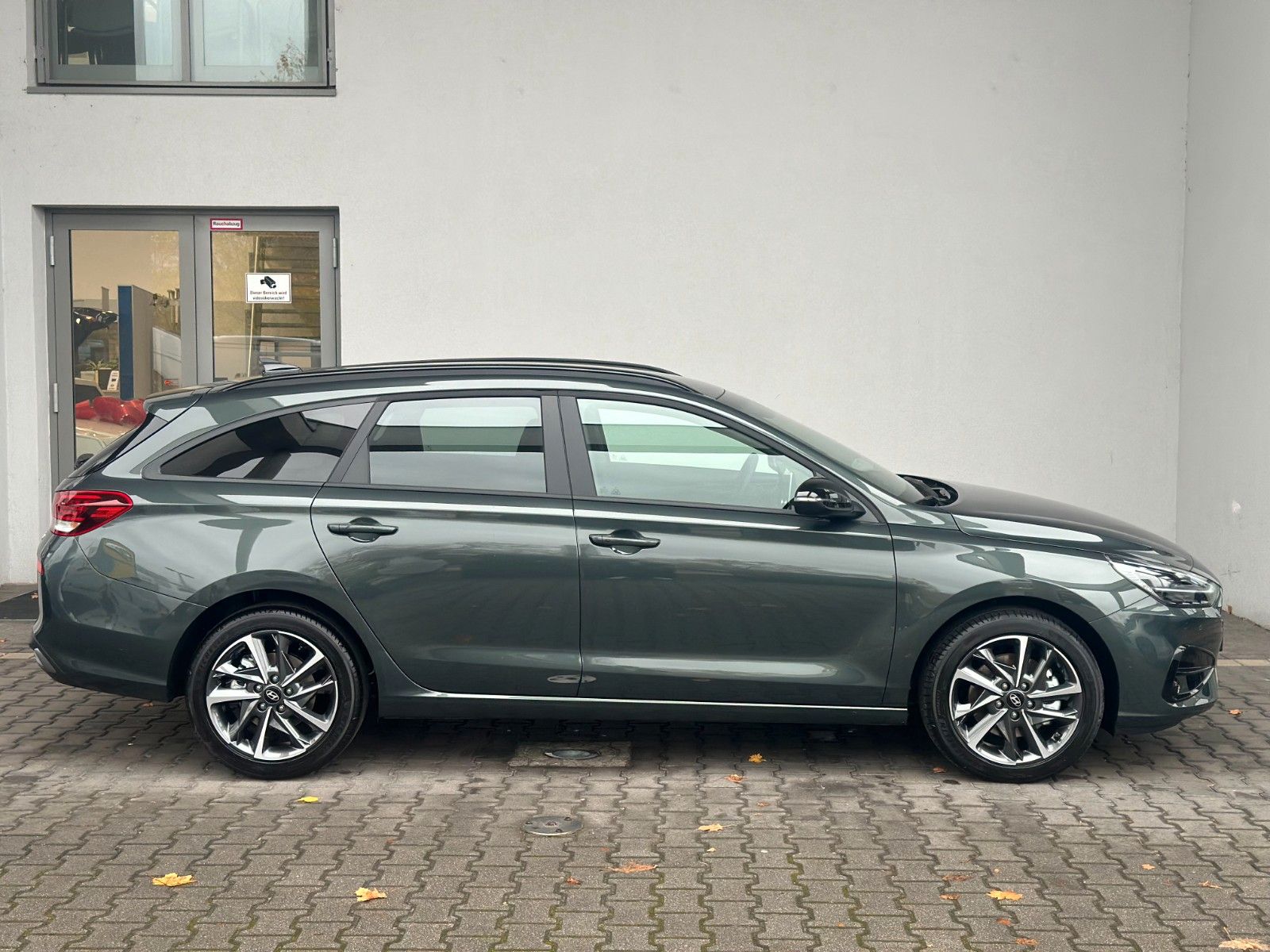 Fahrzeugabbildung Hyundai i30 Kombi Advantage Plus 1.0l DCT Navi/Toterw.!
