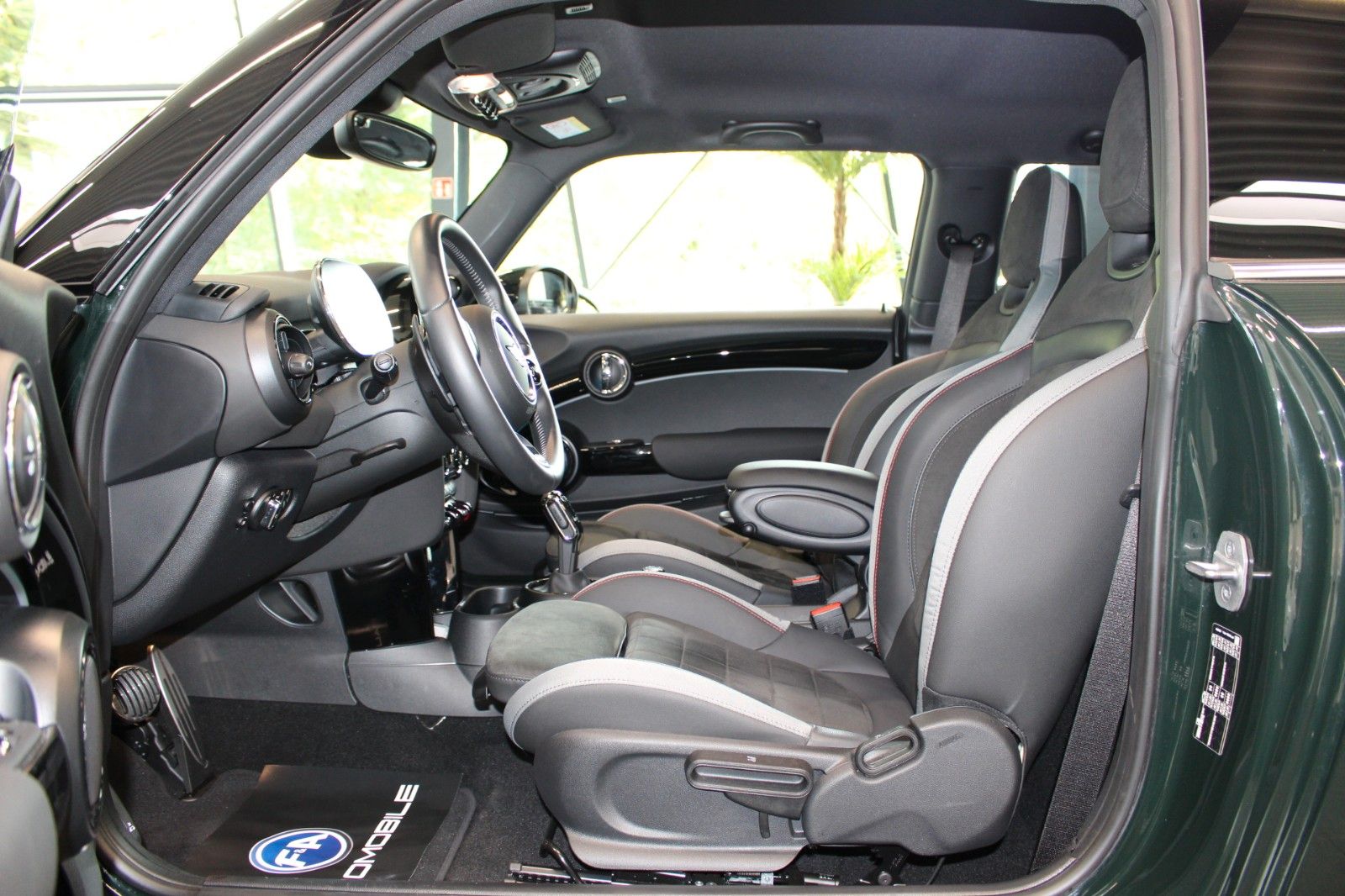 Fahrzeugabbildung MINI John Cooper Works Trim R.Kamera+Navi+AppleCar